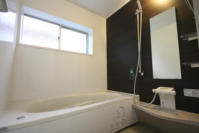 Bathroom. Apart Bathroom state of (had made)