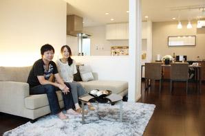 Because we asked for "no partition large space, Mr. A married couple and this plan was the ideal ". Look at the "various house, It was quite study also double insulation construction method "