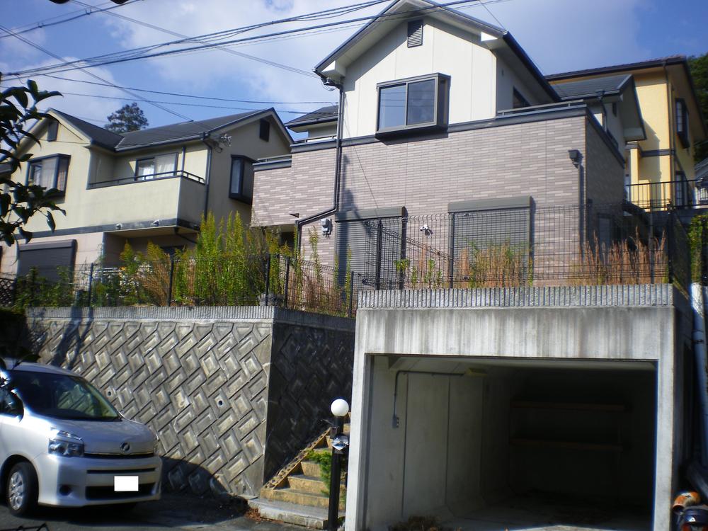 Local appearance photo. Local (11 May 2013) Shooting With built-in garage