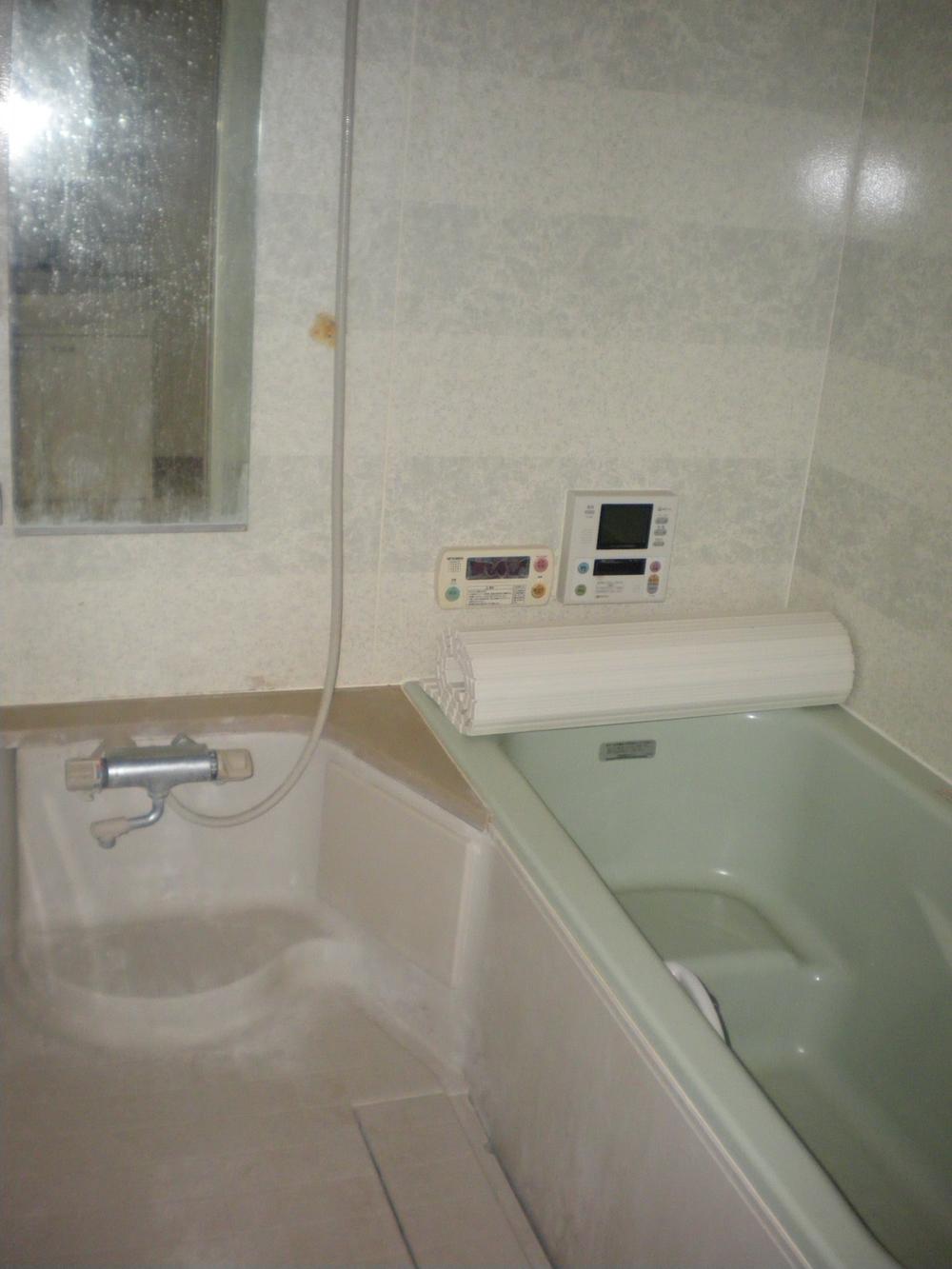 Bathroom. Indoor (11 May 2013) Shooting