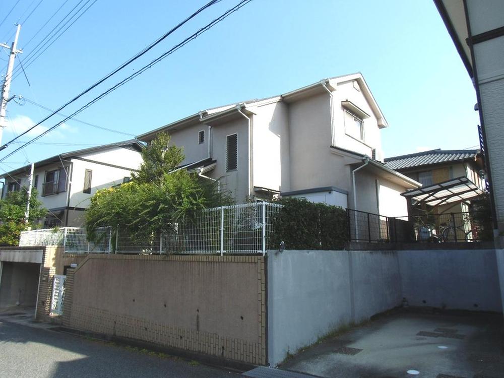 Local appearance photo. Local (11 May 2013) Shooting