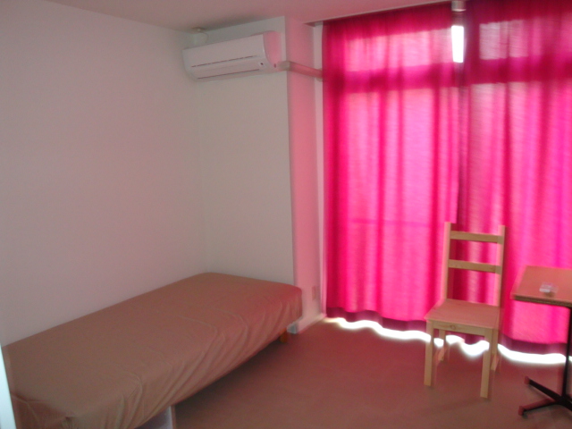 Living and room. The rooms of this recruitment is here of type ↑↑↑