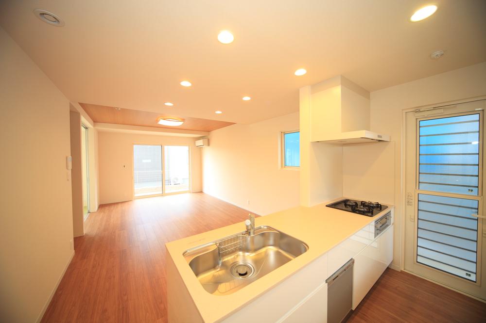 Kitchen. Local (April 2013) Shooting