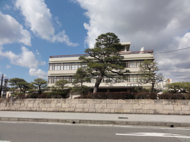Government office. 684m until Mita City Hall (government office)