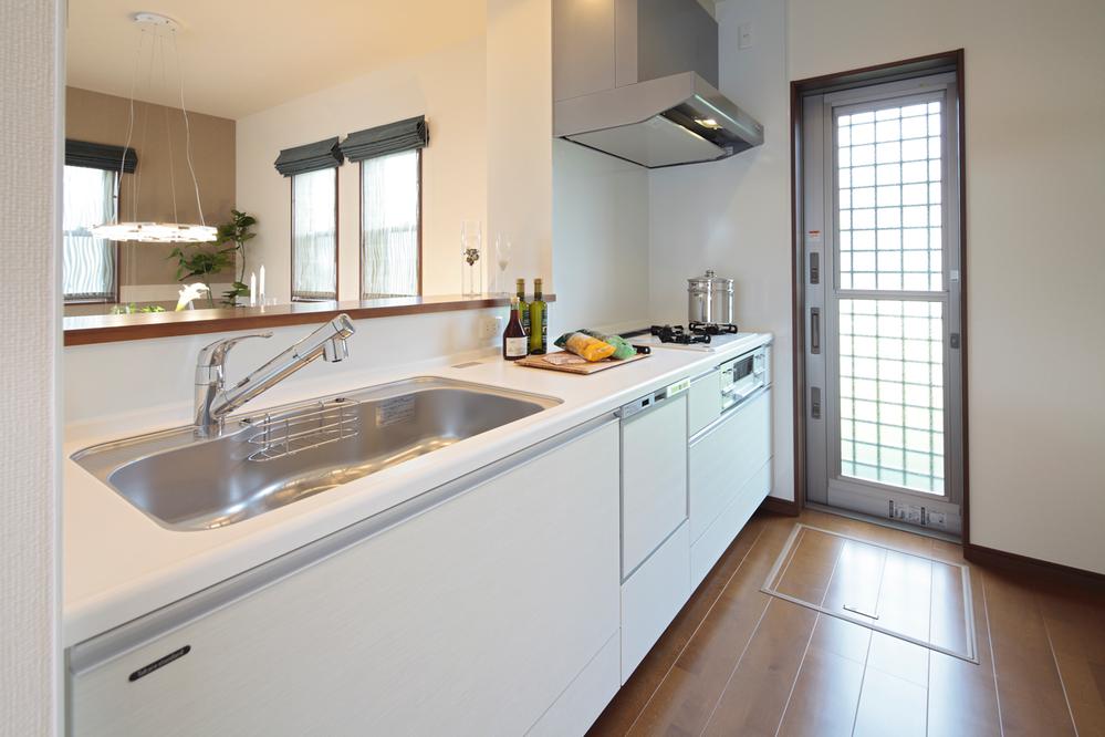 Kitchen. Indoor (10 May 2012) shooting