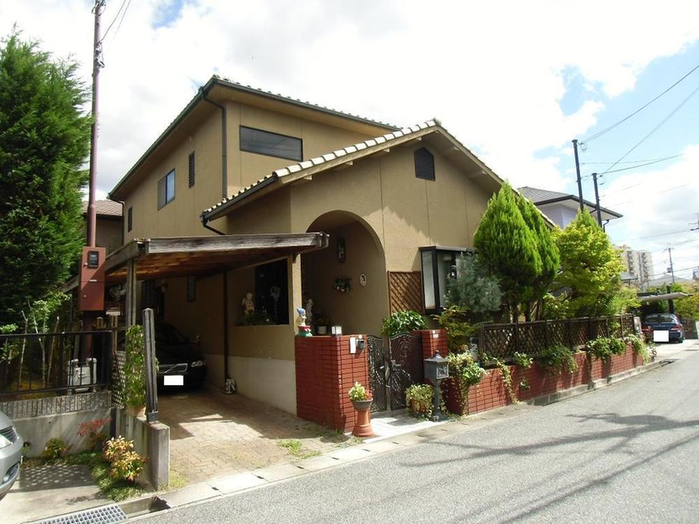 Local appearance photo. Local (10 May 2013) Shooting