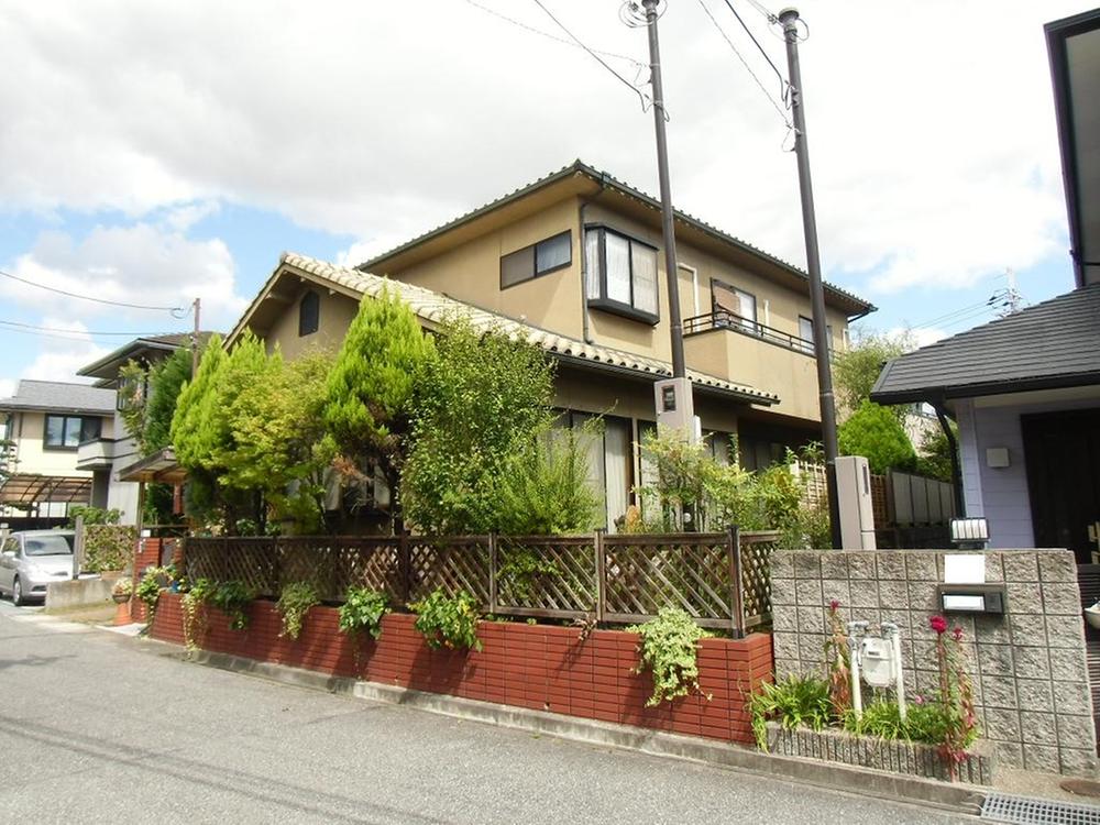 Local appearance photo. Local (10 May 2013) Shooting