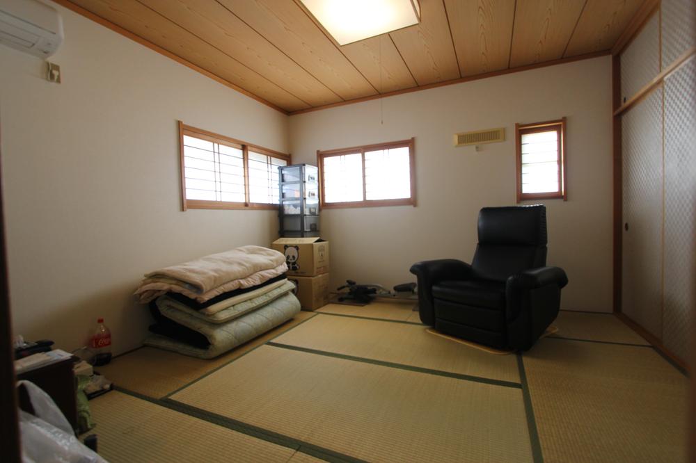 Non-living room. Indoor (12 May 2013) Shooting