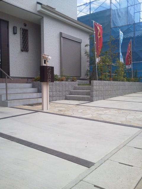 Parking lot. Spacious garage