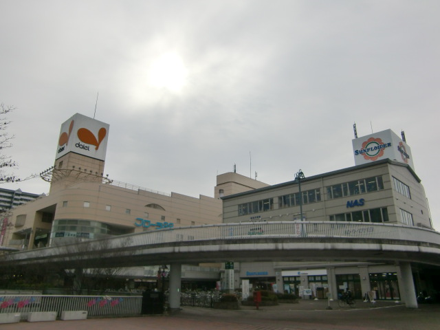 Shopping centre. Flower Town shopping center Flora 88 1009m until the (shopping center)