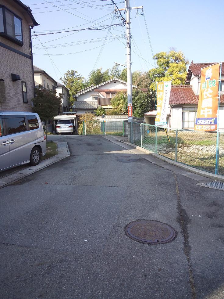 Local photos, including front road. Local (11 May 2013) Shooting