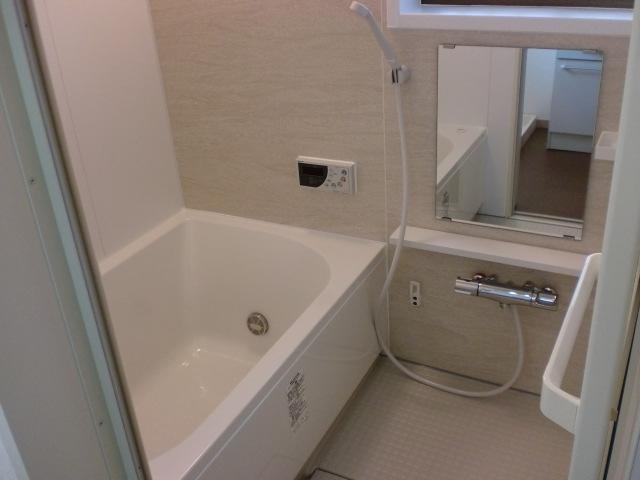 Bathroom. Local (10 May 2013) Shooting