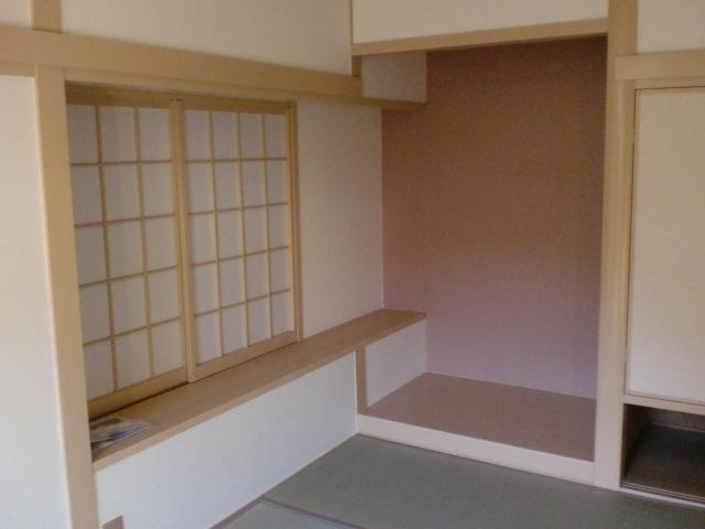 Non-living room. Local (10 May 2013) Shooting