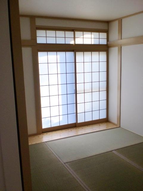 Non-living room. Local (10 May 2013) Shooting