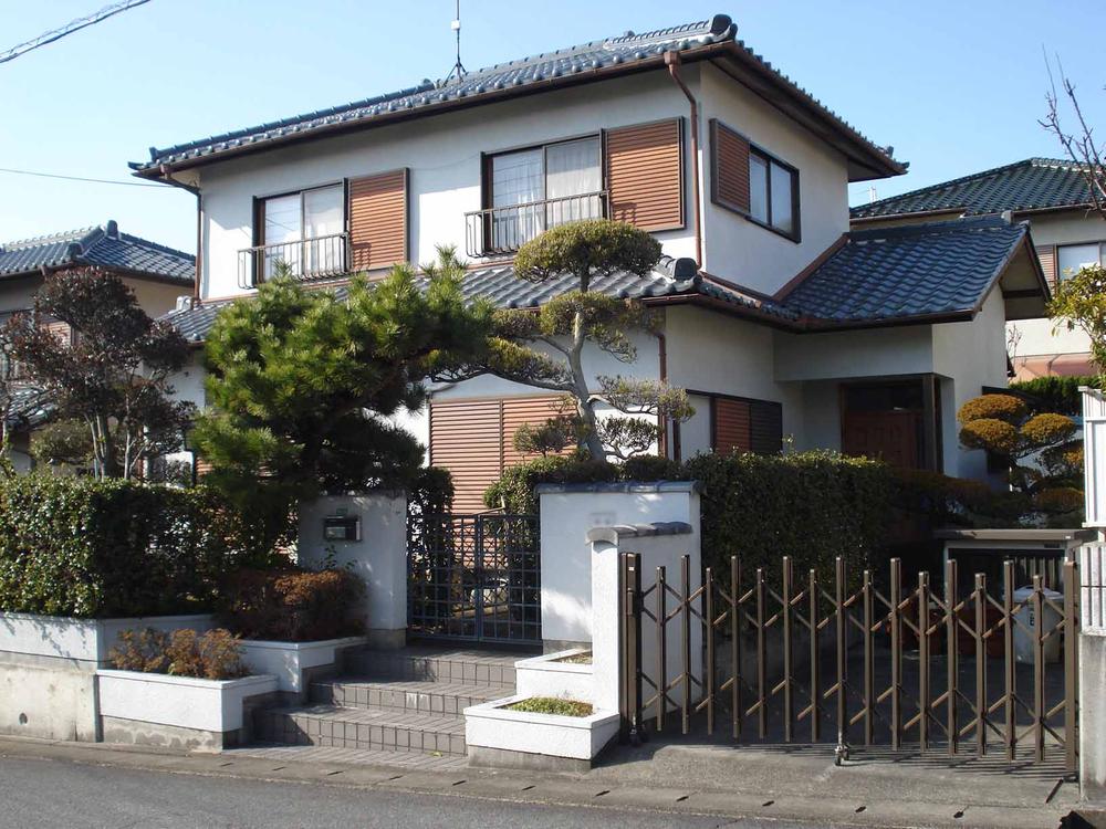 Local appearance photo. Local (March 2012) shooting