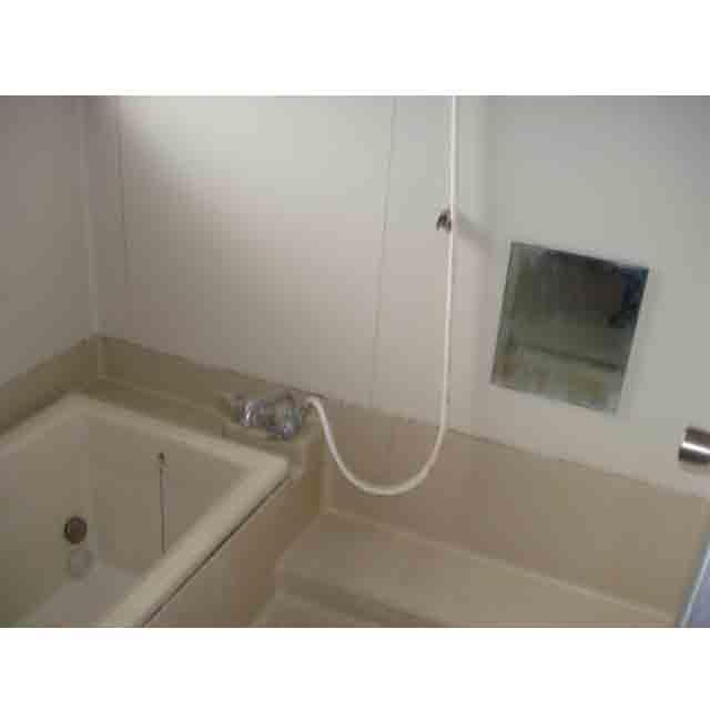 Bathroom. Indoor (12 May 2013) Shooting