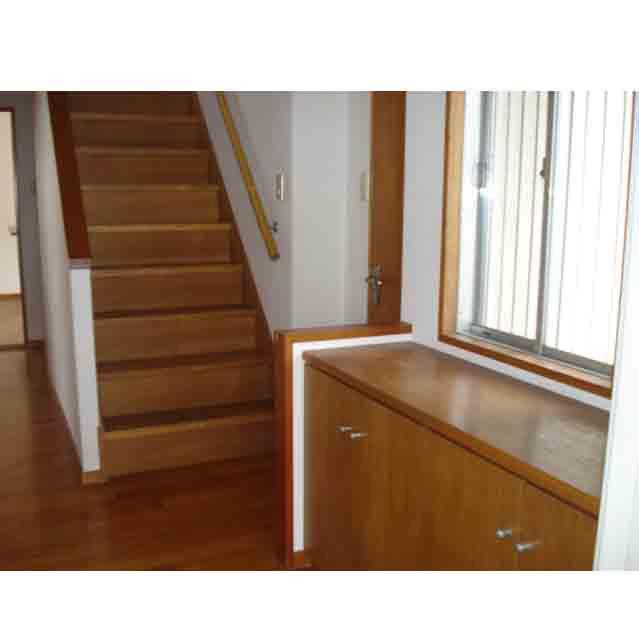 Entrance. Indoor (12 May 2013) Shooting