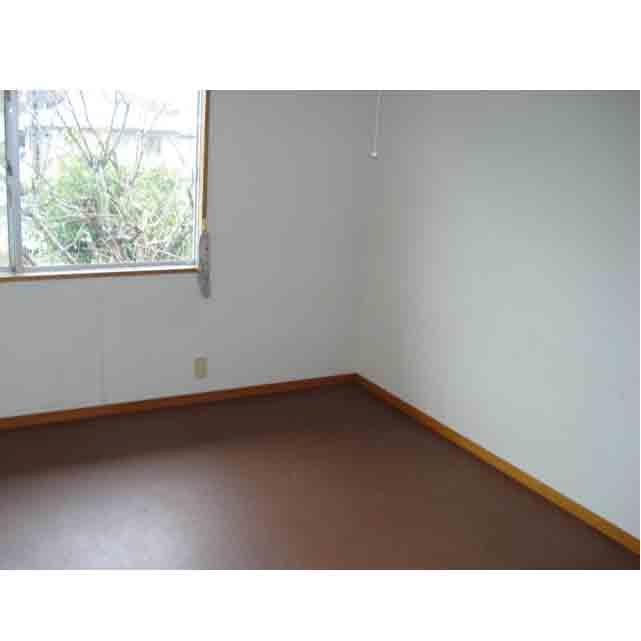 Non-living room. Indoor (12 May 2013) Shooting