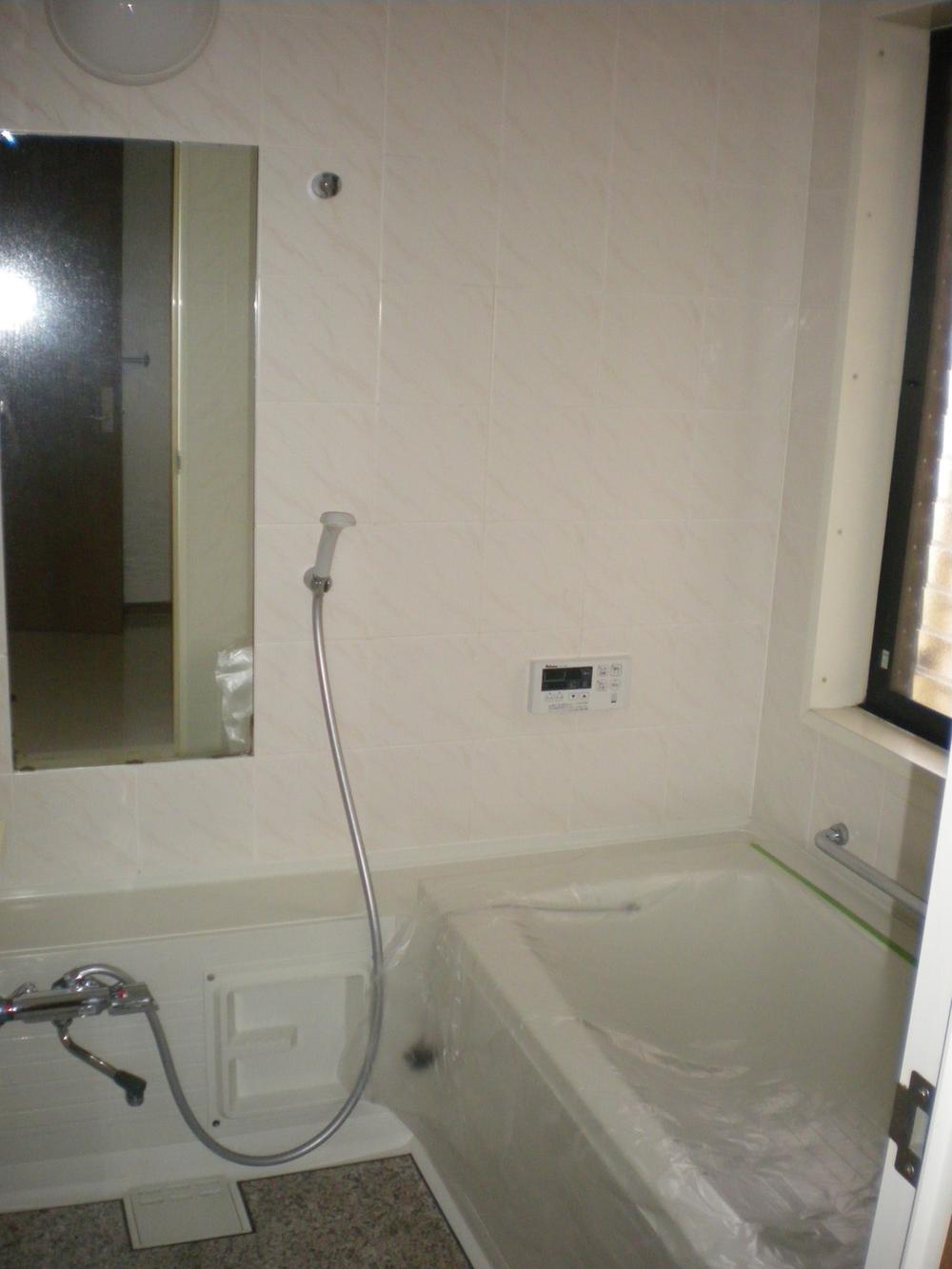 Bathroom. Indoor (11 May 2013) Shooting