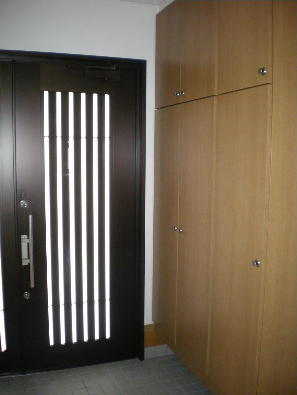 Entrance. Local (11 May 2013) Shooting