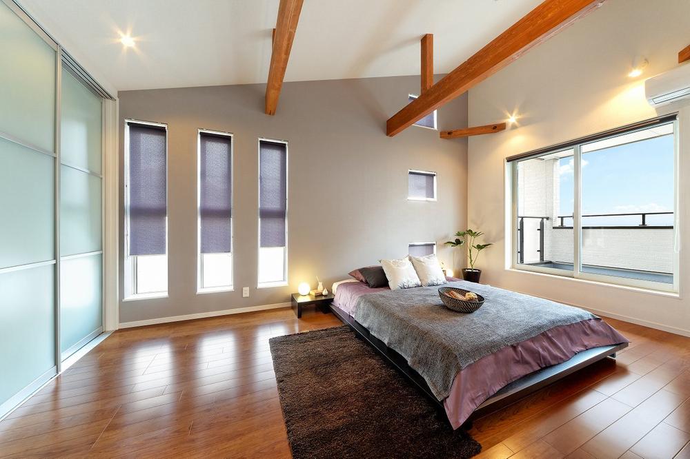 Building plan example (introspection photo). By the thermal insulation of the roof, The second floor and attic less likely to become hot in the summer, "Kurumu". So in the gradient ceiling or to emphasize the height, It makes you well as loft and attic storage. (Model house plan)