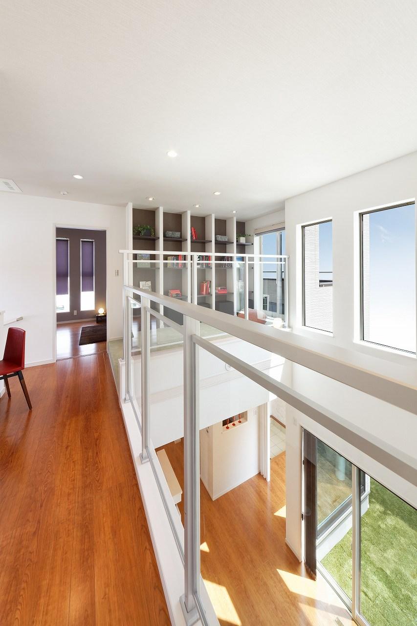 Building plan example (introspection photo). The first floor and the second floor will be connected in the atrium, It can be anywhere in the in the house a whiff of the family. (Model house plan)