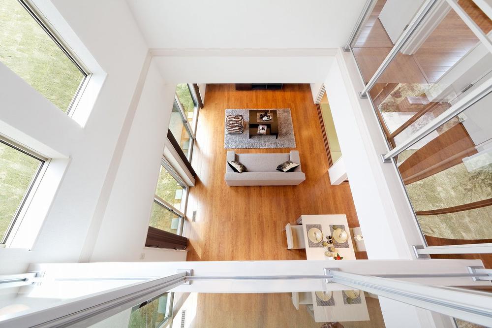 Building plan example (introspection photo). Bright space of an amount that can not be imagined from the impression of appearance. Shines all over the house is bright light from the atrium. Also uneven heating and cooling costs and temperature to be worried about, "Kurumu" So no worry! (Model house plan)