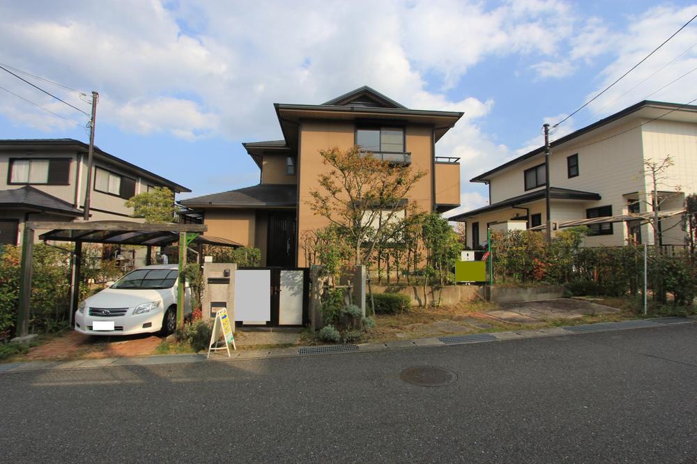 Local appearance photo. Local (11 May 2013) Shooting