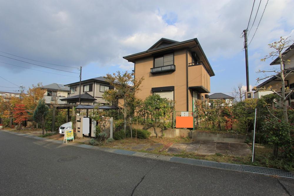 Local appearance photo. Local (11 May 2013) Shooting