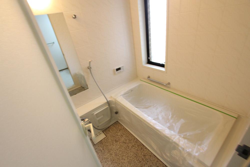 Bathroom. Indoor (11 May 2013) Shooting