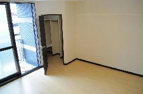 Receipt. Spacious walk-in closet