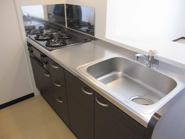 Kitchen. Popularity of the system counter kitchen ☆