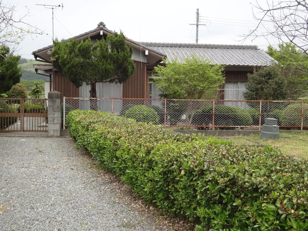 Local appearance photo