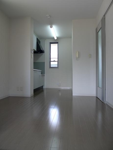Kitchen. A separate room is a reference photograph