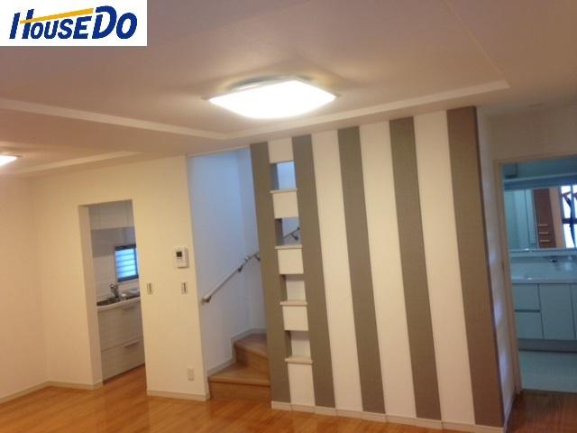 Living. Since the decoration niche also attached, Decorated photographs, etc..