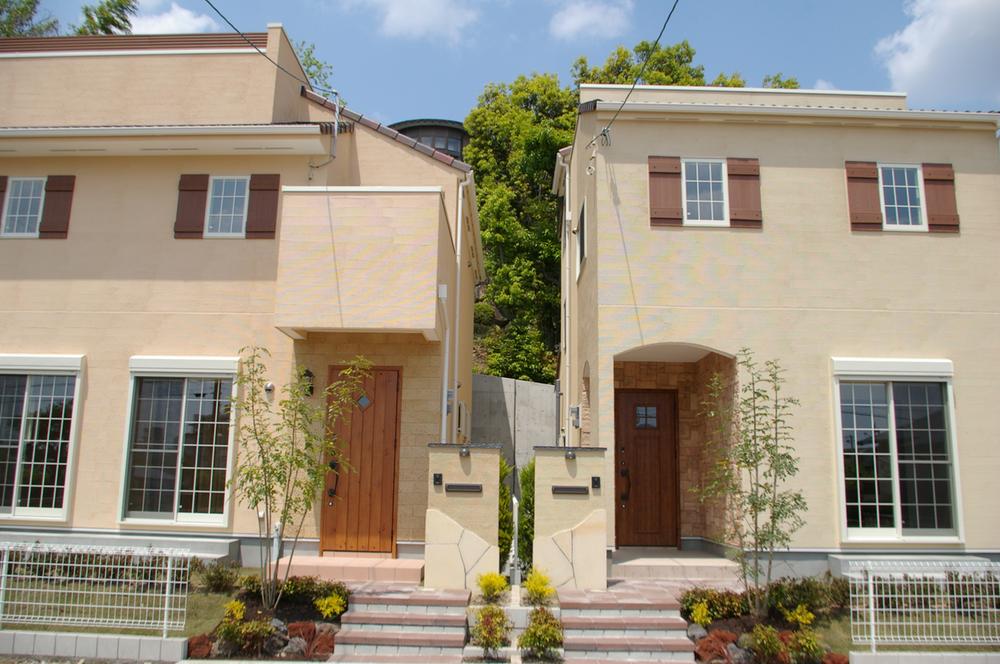 Local appearance photo. Local neighborhood is a very livable city in flat. 