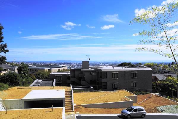 Local (12 May 2013) is a quiet residential area overlooking the shooting Osaka Plain. Local (12 May 2013) Shooting