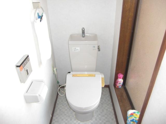 Toilet