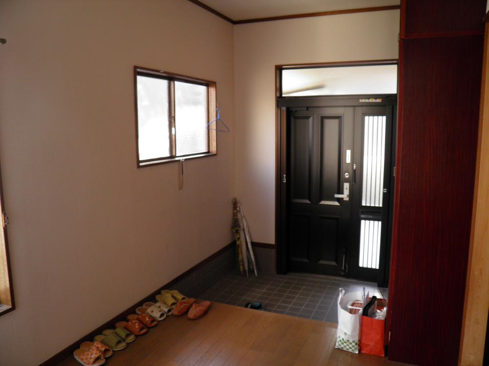 Entrance. Indoor (11 May 2013) Shooting