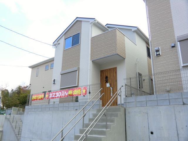 Local appearance photo. Local photos (appearance) all 2 House! No. 2 place! Outer wall used to wash away the dirt in the rain! 