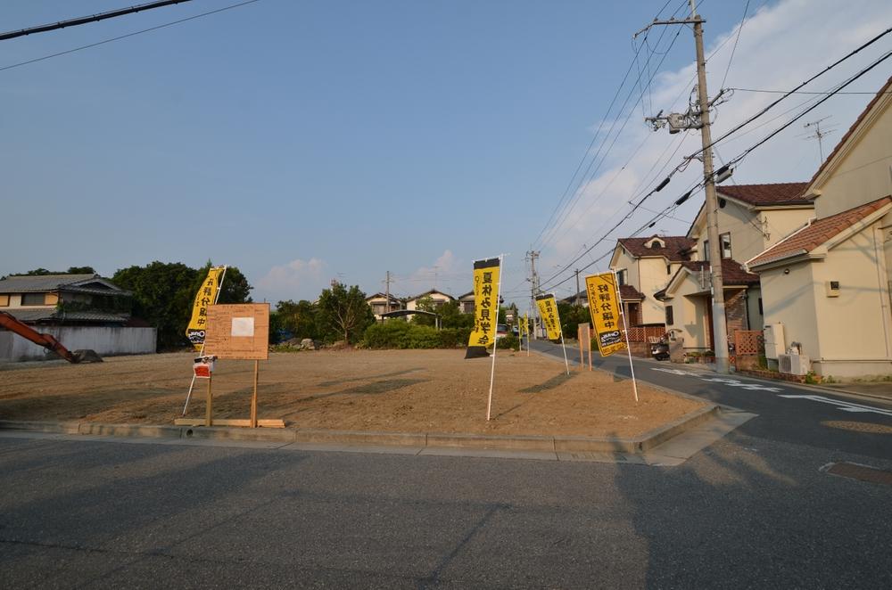 Local photos, including front road. Local (August 2013) Shooting