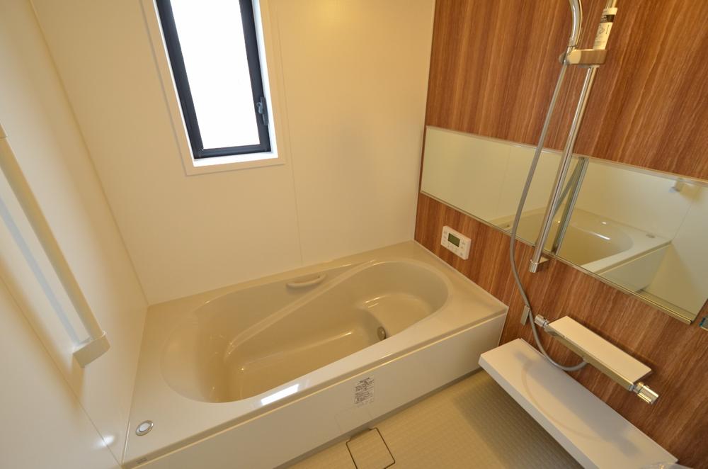 Same specifications photo (bathroom). Western-style construction example photo