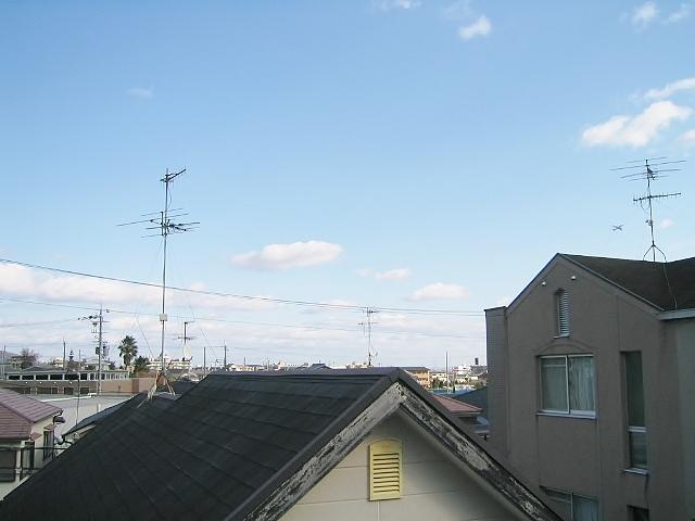 View photos from the dwelling unit. View from the site (December 2013) Shooting