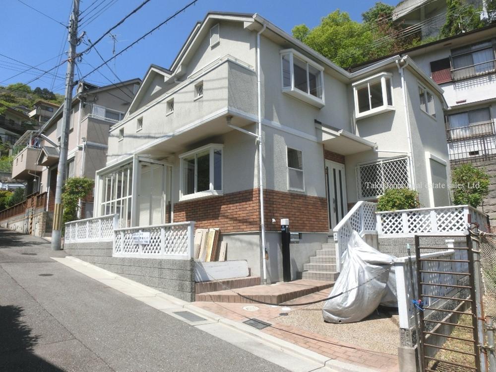 Local appearance photo. October 2001 Built in is very beautiful your one mansion.