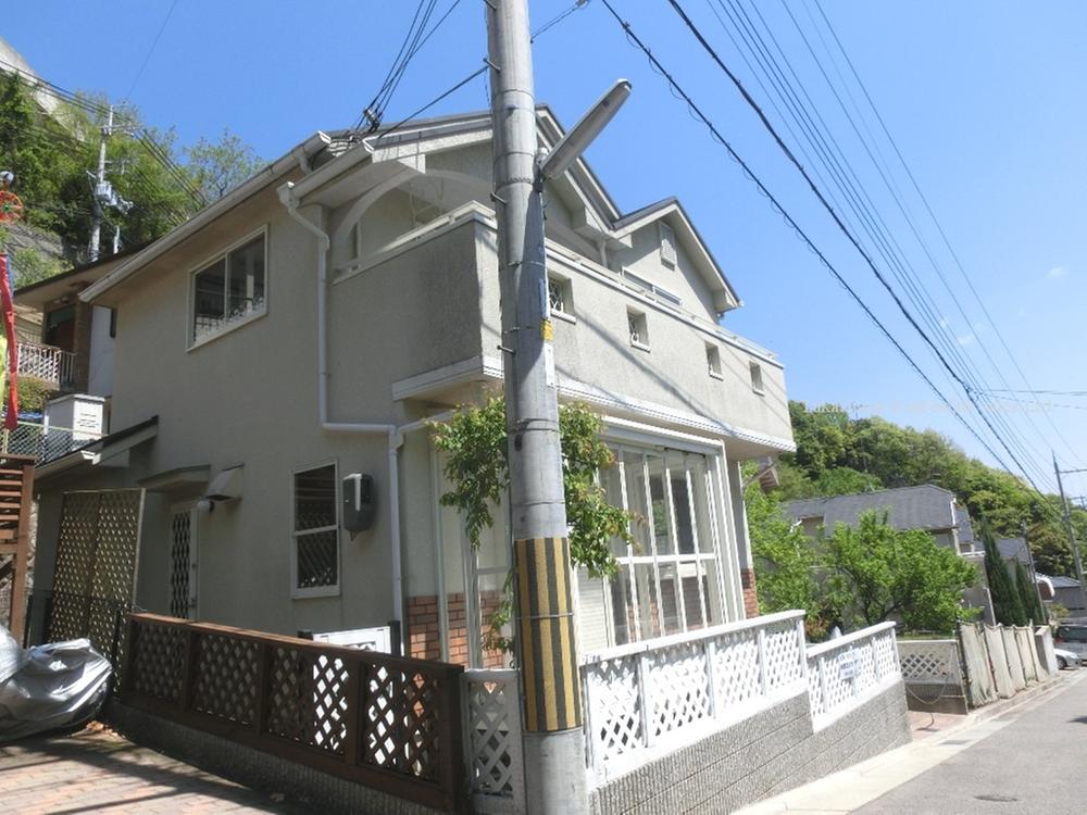 Local appearance photo. Appearance from the south.