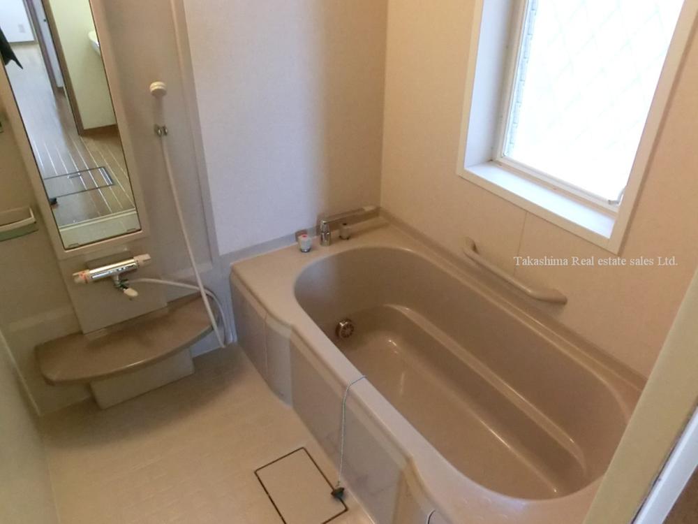 Bathroom. System is a bus. It is a bathroom drying heater.