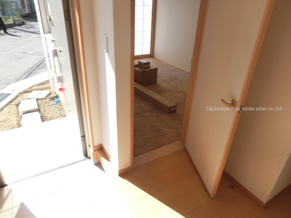 Other introspection. Since access to the Japanese-style room without passing through the living room from the entrance, Safely in steep customer.