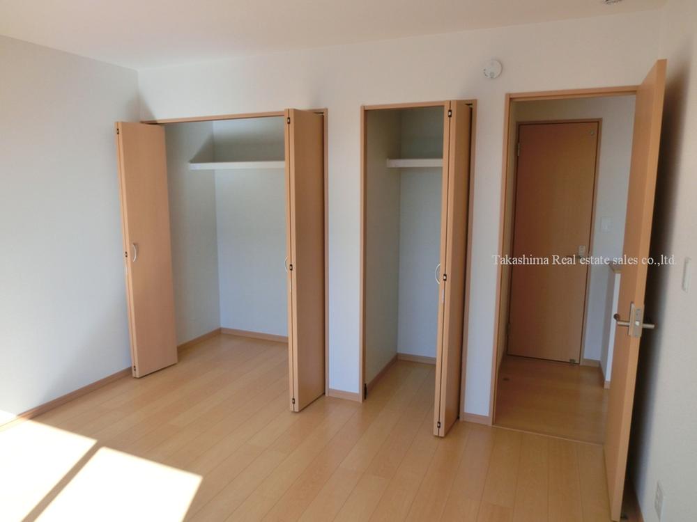 Receipt. Western-style housing is also large.