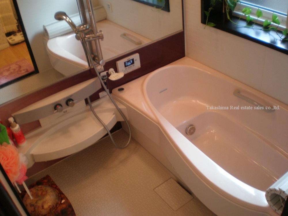 Bathroom. Very clean bathroom.