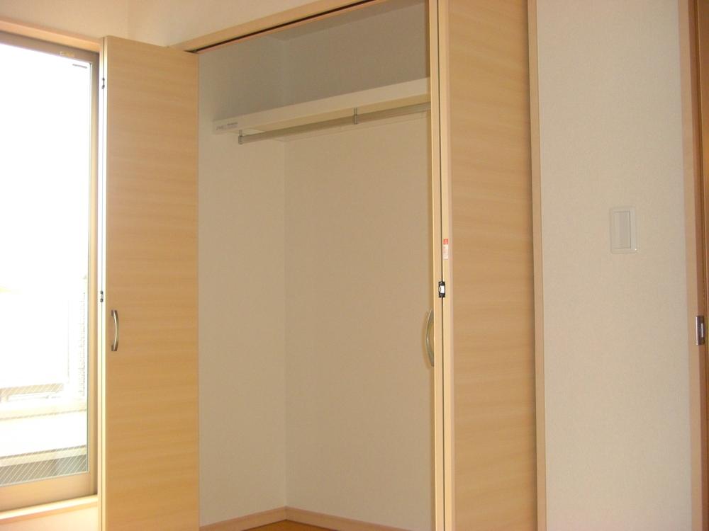 Same specifications photos (Other introspection). Same specifications closet